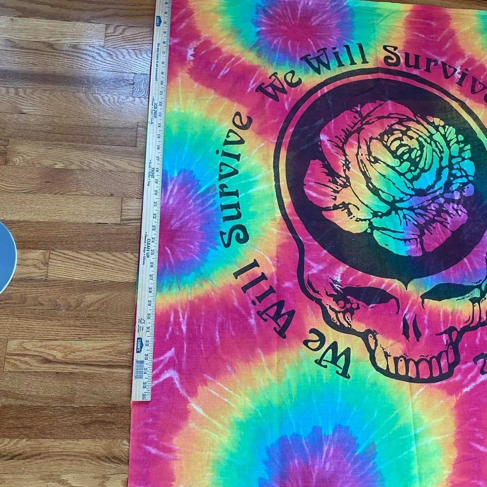 90s The Grateful Dead tie dye wall tapestry hanging poster band tee 1995 shirt